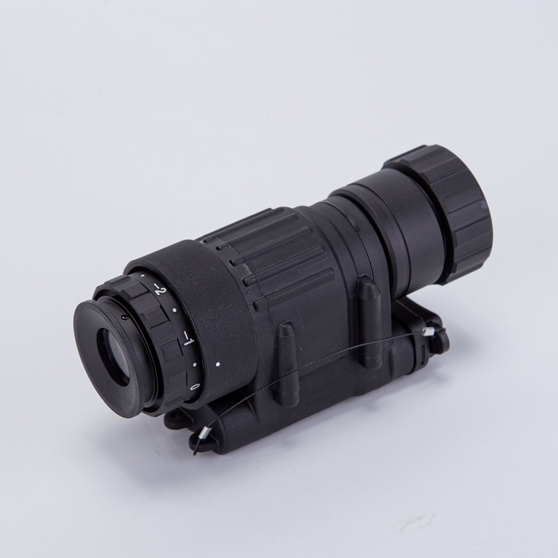 NFSTRIKE Head-mounted PVS-14 Micro Light Infrared Monocular Night Vision Device for Observation and Patrol (Black) - Imagen 6