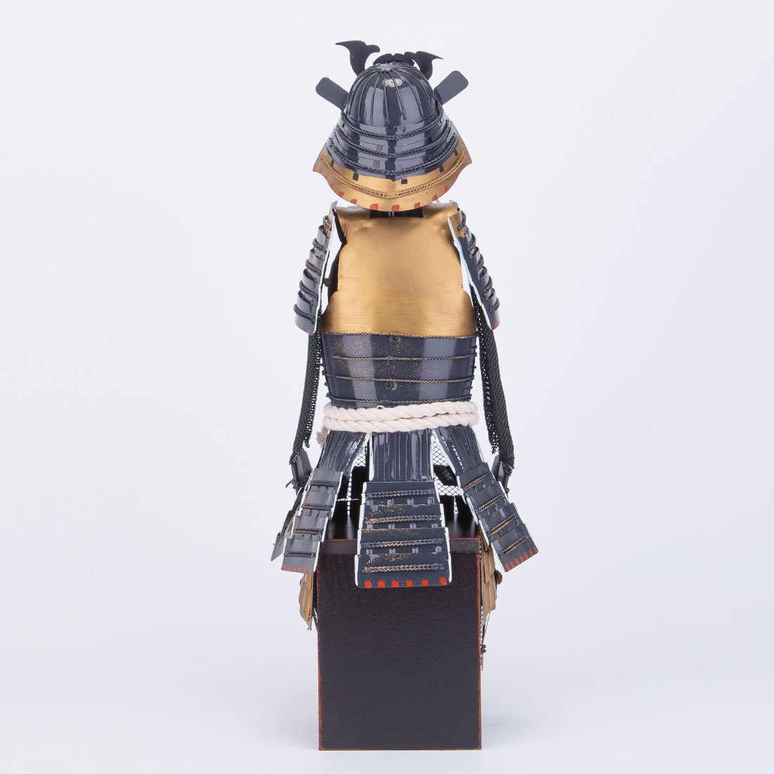 Oda Nobunaga Japanese Armor Samurai Model Home Decoration with Base - Image 4