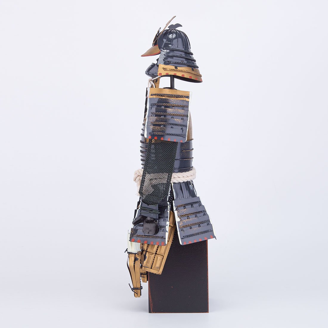 Oda Nobunaga Japanese Armor Samurai Model Home Decoration with Base - Image 3